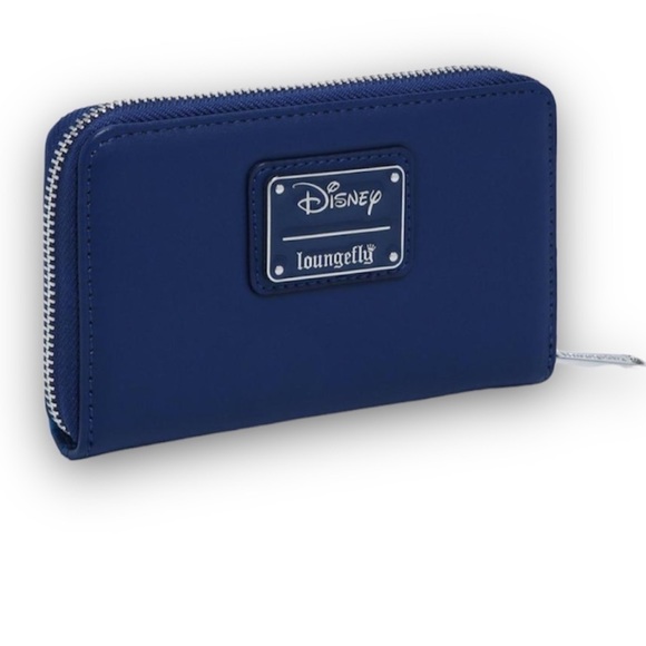 Loungefly Disney Moana Maui's Fish Hook & Gramma Tala Stingray Small Zip… - Picture 2 of 3